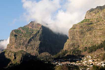 1 - 5 Curral das Freiras